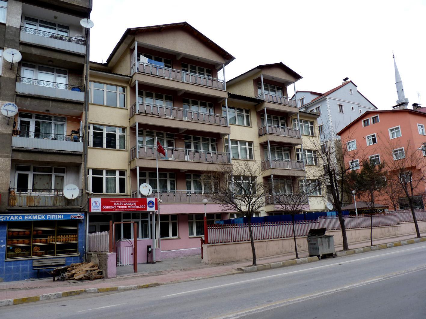 Halit Zarbun Öğrenci Yurdu